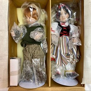 Ashton-Drake Snow White & Friend Porcelain Dolls